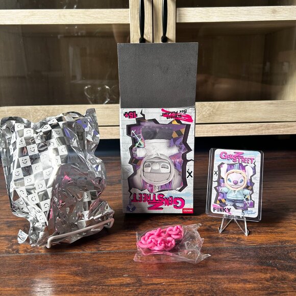 FUNKY- DISNEY MINISO Gen Z Street Stitch SWAG, 100% Authentic - Picture 2 of 6